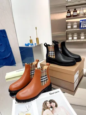 SE1184 Burberry Short Boots / Size4-11